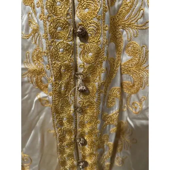Profils Du Monde Gold and White Kaftan